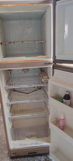 Dawlence fridge for sale.