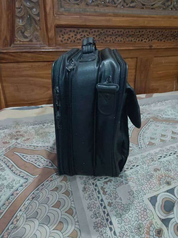 leather laptop bag imported ( TARGUS Korean brand) 2