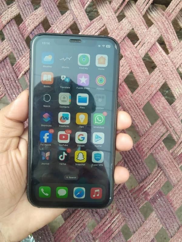 iPhone 11 jv 8/10 condition 64 GB 7