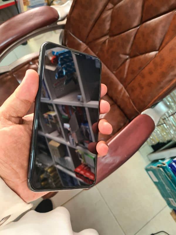 Iphone xs max PTA Aproved 1