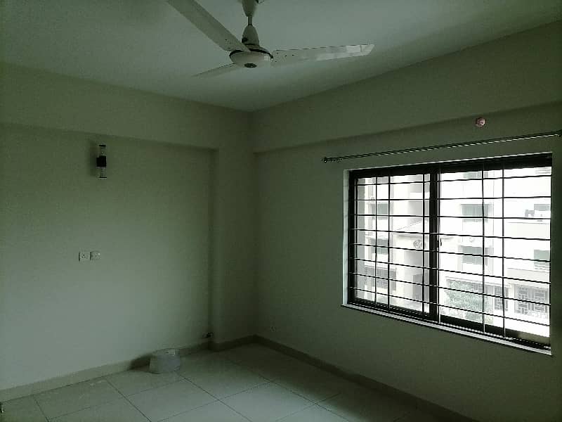 10 Marla Flat In Askari For rent At Good Location 1