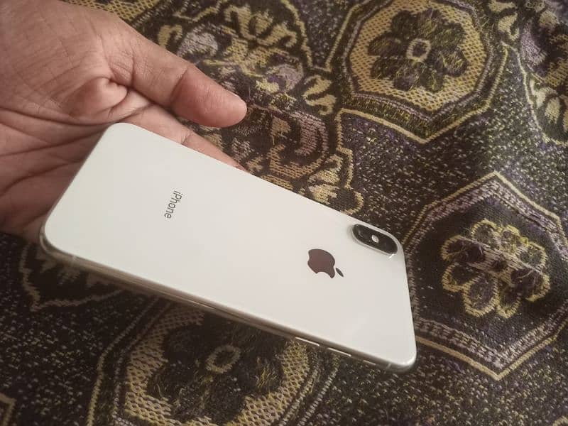 iPhone xs condition 10/10 iCloud lga ha no opn no repair all original 1