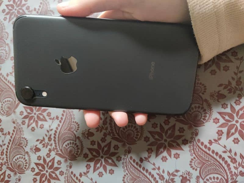 Iphone XR ( Exchange Possible Iphone 11 Non wid cash ) 0