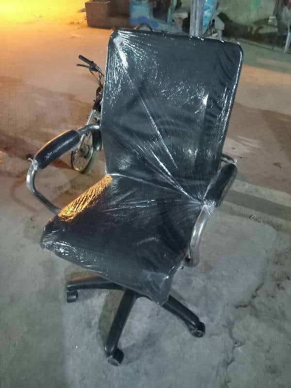 office  chair  , office table are available 5