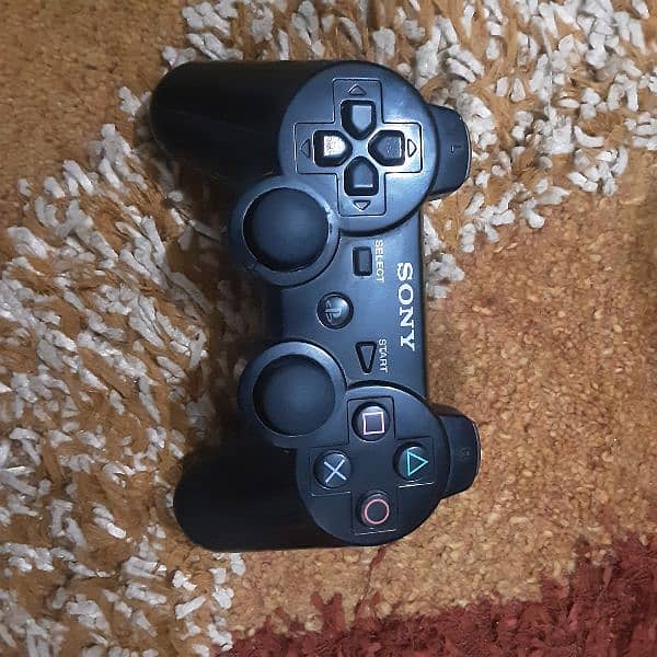 One PS3 Dualshock 3 controller 0