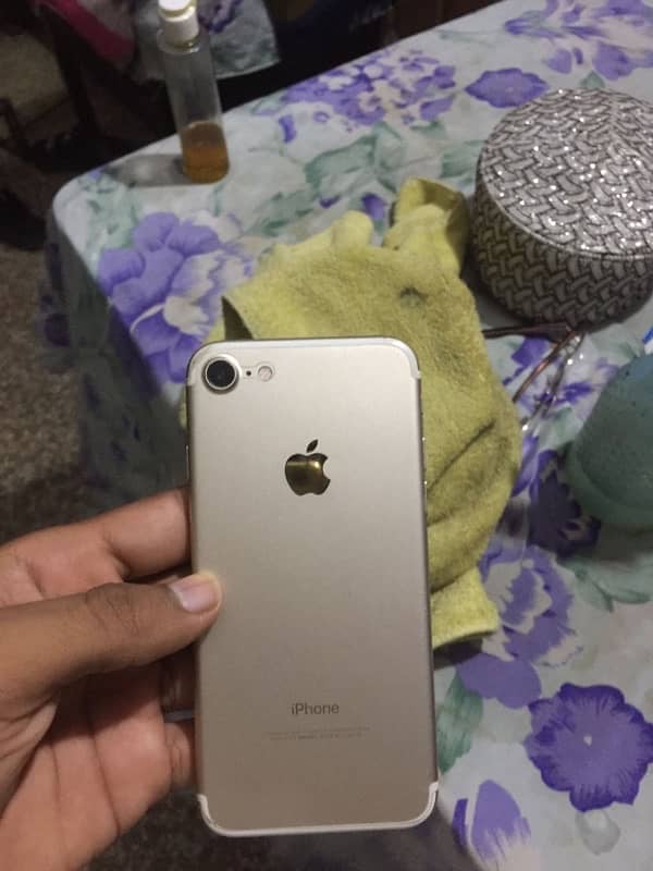 iPhone 7 3