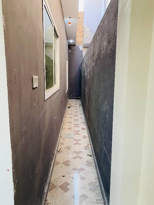 Single Storey 7 Marla House Available In Wapda Town Sector B For sale 5