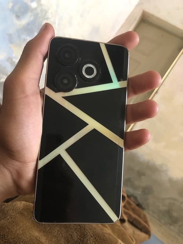 infinix smart 8 4+1/64 gb 2