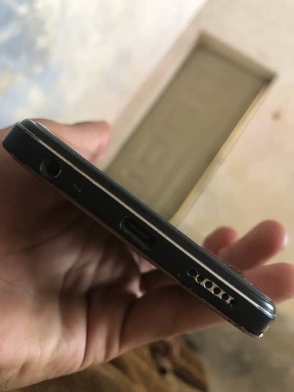 infinix smart 8 4+1/64 gb 3