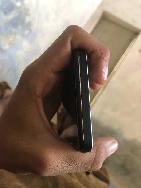 infinix smart 8 4+1/64 gb 5