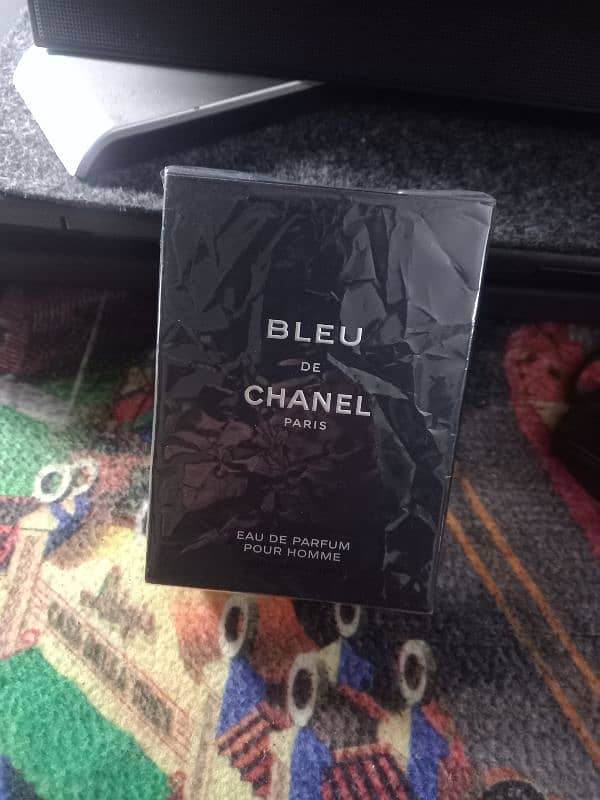 BLEU DE CHANEL PARIS 1