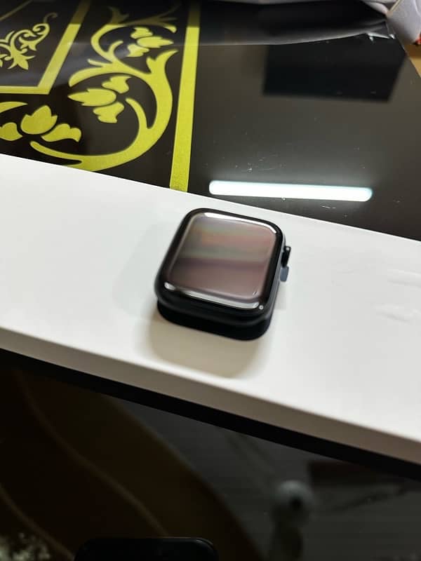 apple watch SE 2 generation (2024) brand new in warranty 11