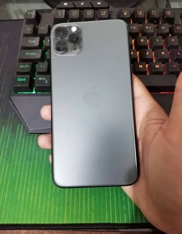 iPhone 11 Pro Max 0