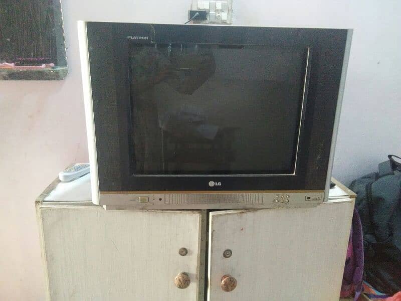 LG ka on full size t v Sath stove or baby cot bhi hy 0