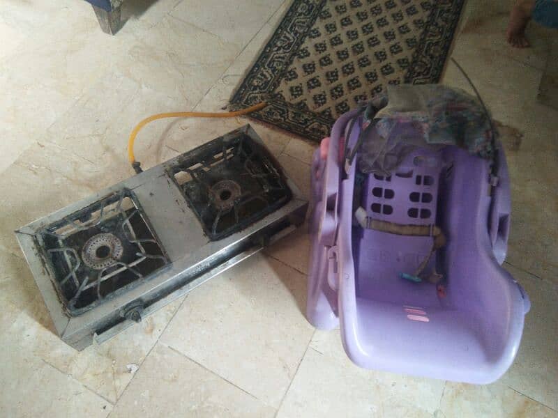 LG ka on full size t v Sath stove or baby cot bhi hy 2