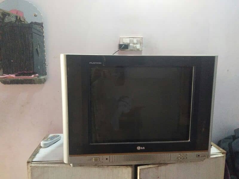 LG ka on full size t v Sath stove or baby cot bhi hy 5