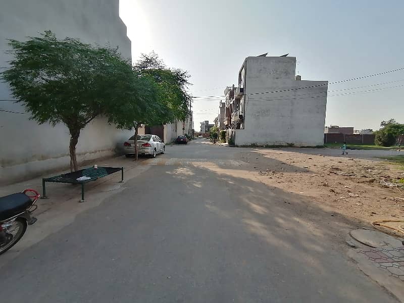 In Al Rehman Phase 2 - Block H House For sale Sized 3 Marla 2