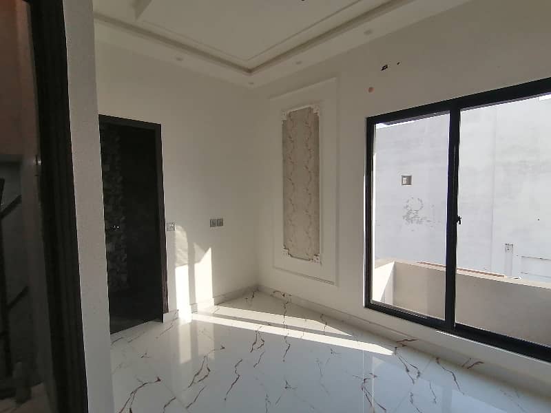 In Al Rehman Phase 2 - Block H House For sale Sized 3 Marla 9