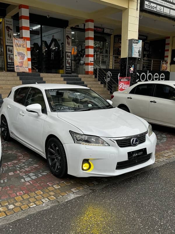 Lexus CT200h 7