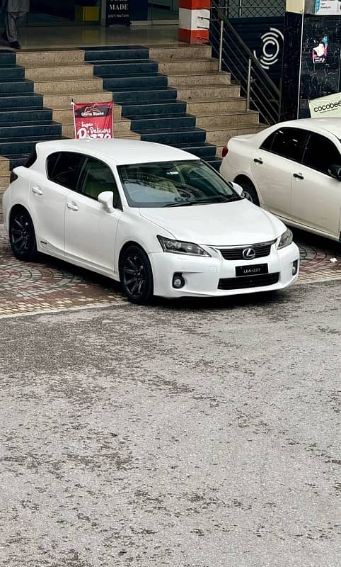 Lexus CT200h 11