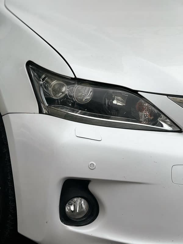 Lexus CT200h 12