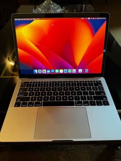 macbook pro 2017 in new condition