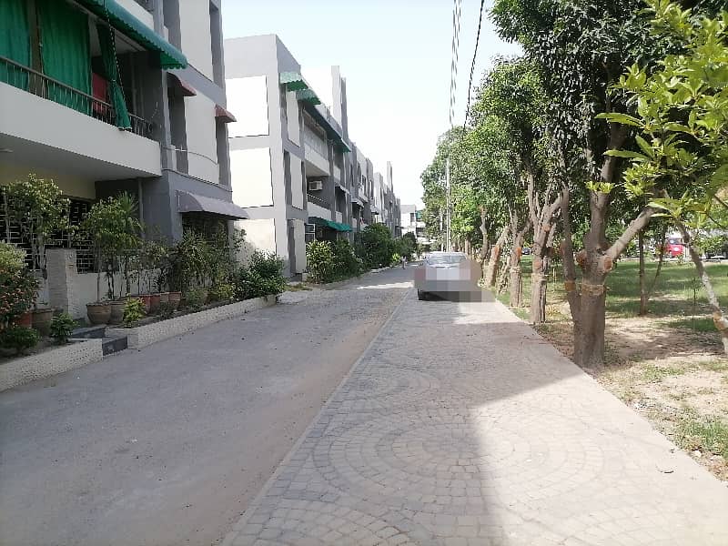 A 10 Marla Flat In Lahore Is On The Market For rent 4