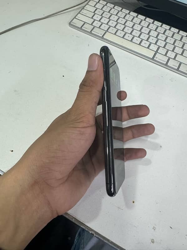 iphone 11pro PTA 2