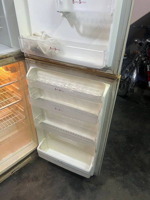 Frige very good condition 3