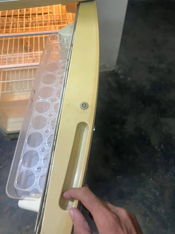 Frige very good condition 6