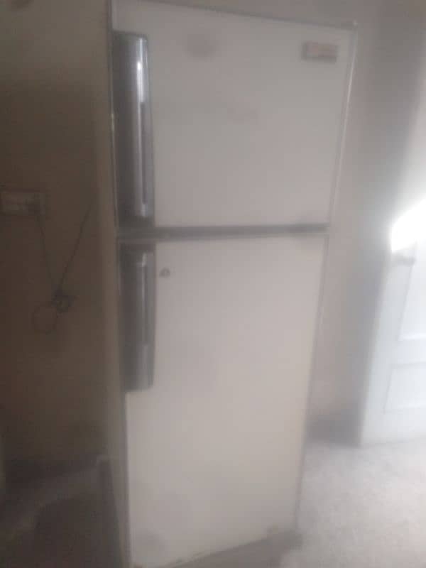 single bed sofa and fridge 4