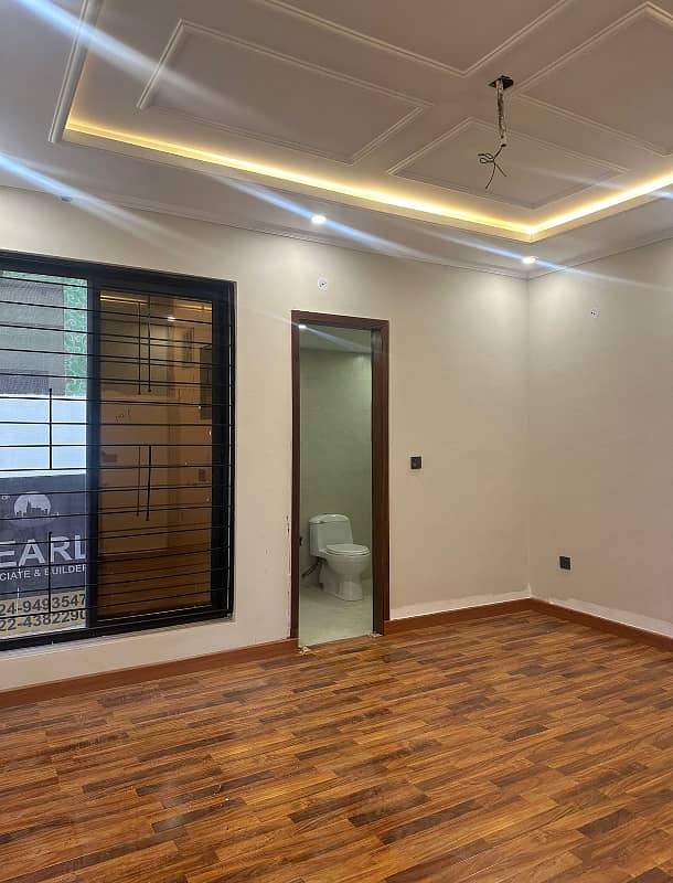 5 Marla Brand New Lower Portion For Rent In Park View City Lahore. 0