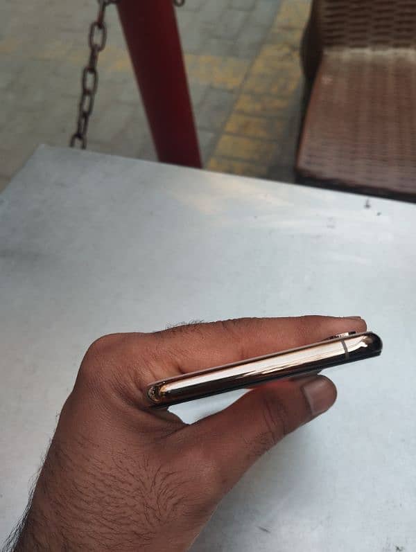 Xs max 64gb pta approved urgent sale 1