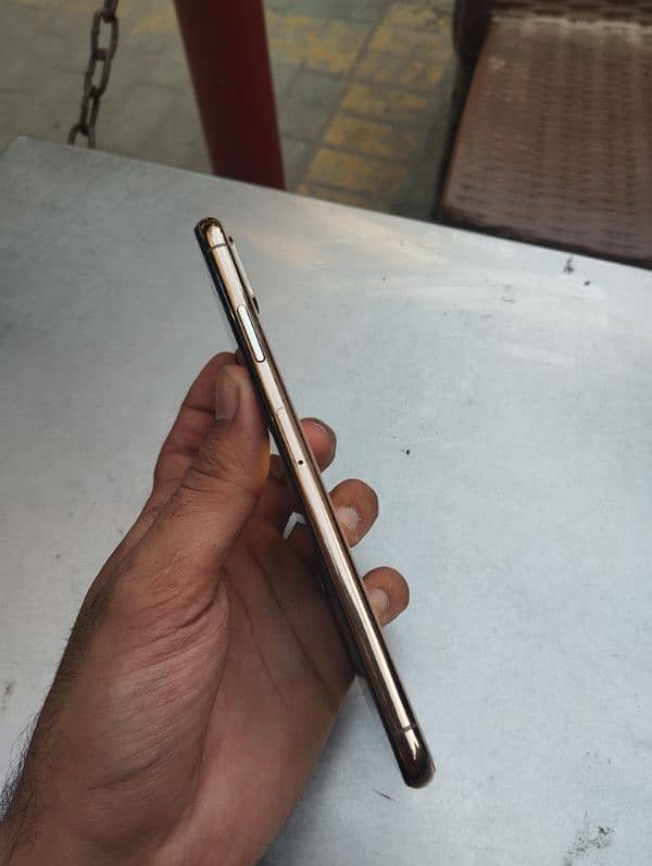 Xs max 64gb pta approved urgent sale 3