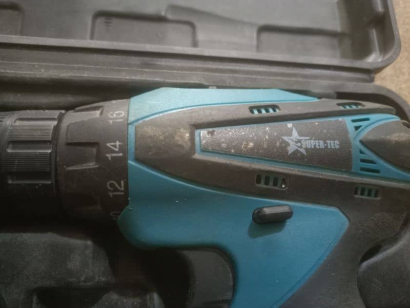 cordless drill 12 volt like new 2