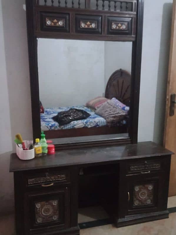 dressing table /mirror table 0