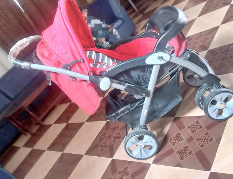 pram bilkul new condition me hai or use b nhi ki 2