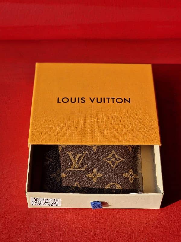 LV wallet 8