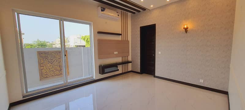 1 Kanal Modern Beautiful House For Sale Near Park And Masjid 7