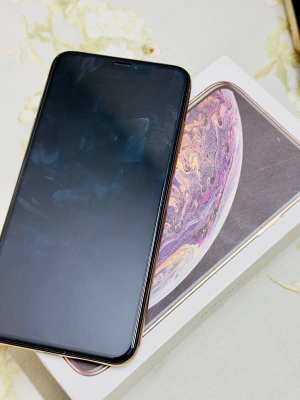 iphone xs max pta aproved physical plus esim both aproved 10/10 Gold 13