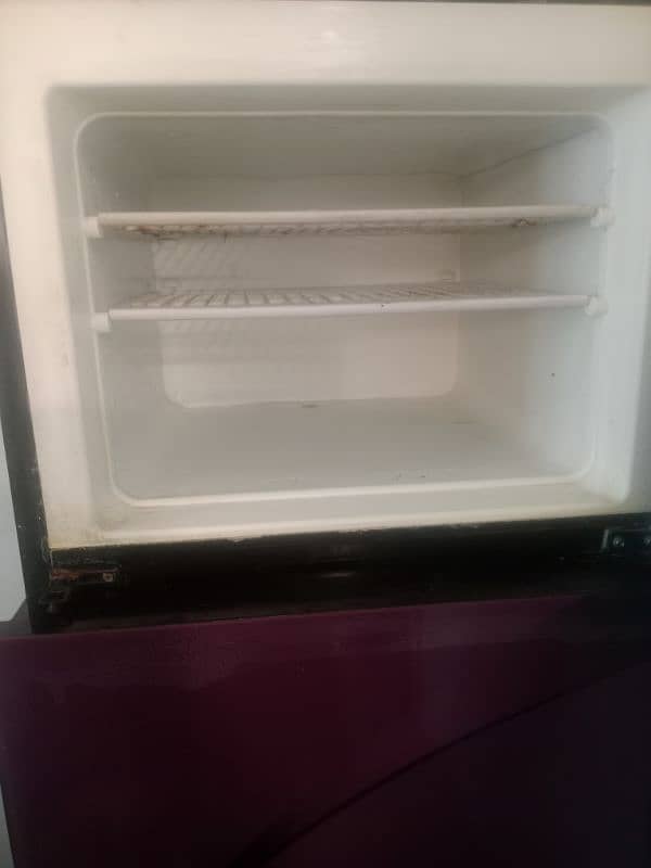 selling fridge 1