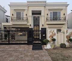 Lower Portion Locked - 1 Kanal Lavish Upper Portion On Top Location For Rent In DHA Phase 5 Lahore