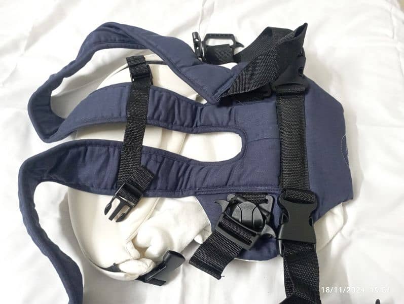 Chicco baby carrier 8