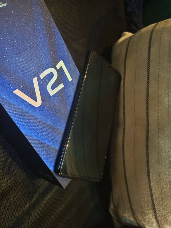 Vivo V21. Original Charger New condition 7