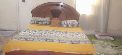 KING SIZE BED FOR 02 PERSONS AVAILABLE IN USED