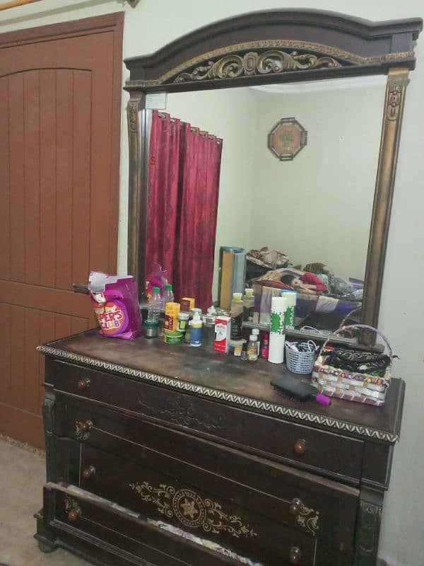 urgent sell my wood Dressing table & side table 1