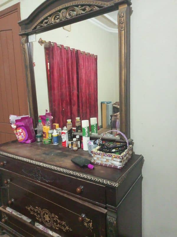 urgent sell my wood Dressing table & side table 2