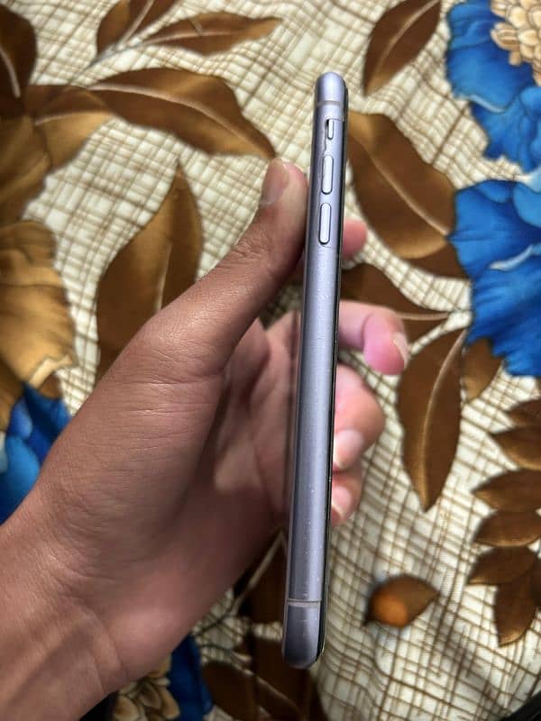 IPHONE 11 64 GB JV 3