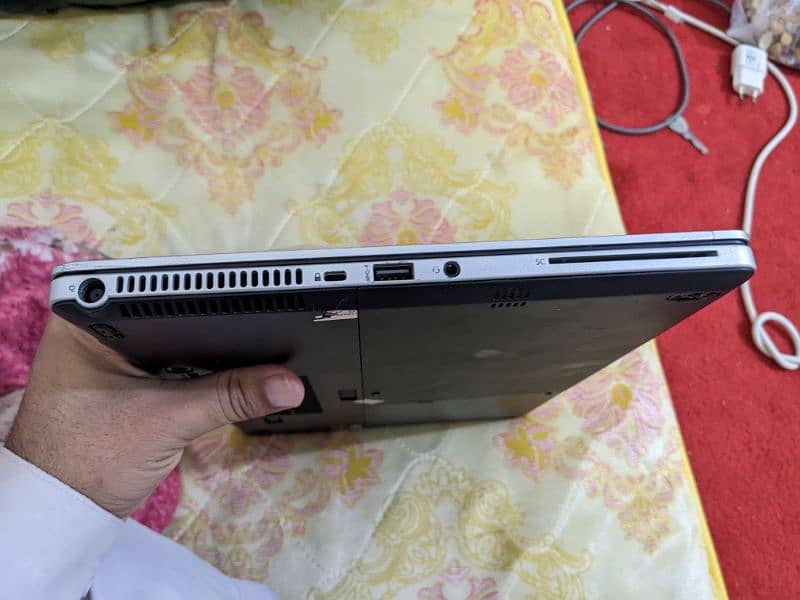 Hp Folio 9480m 7