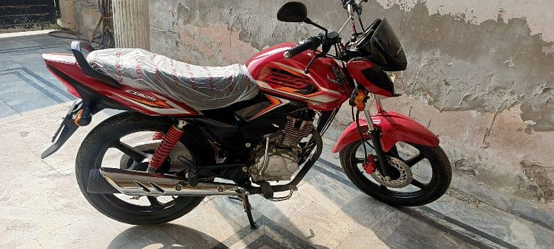 Honda CB 125F 2025 1